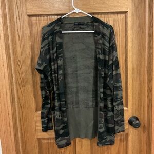 Sanctuary Camo knit open-front cardigan with pockets. Size medium